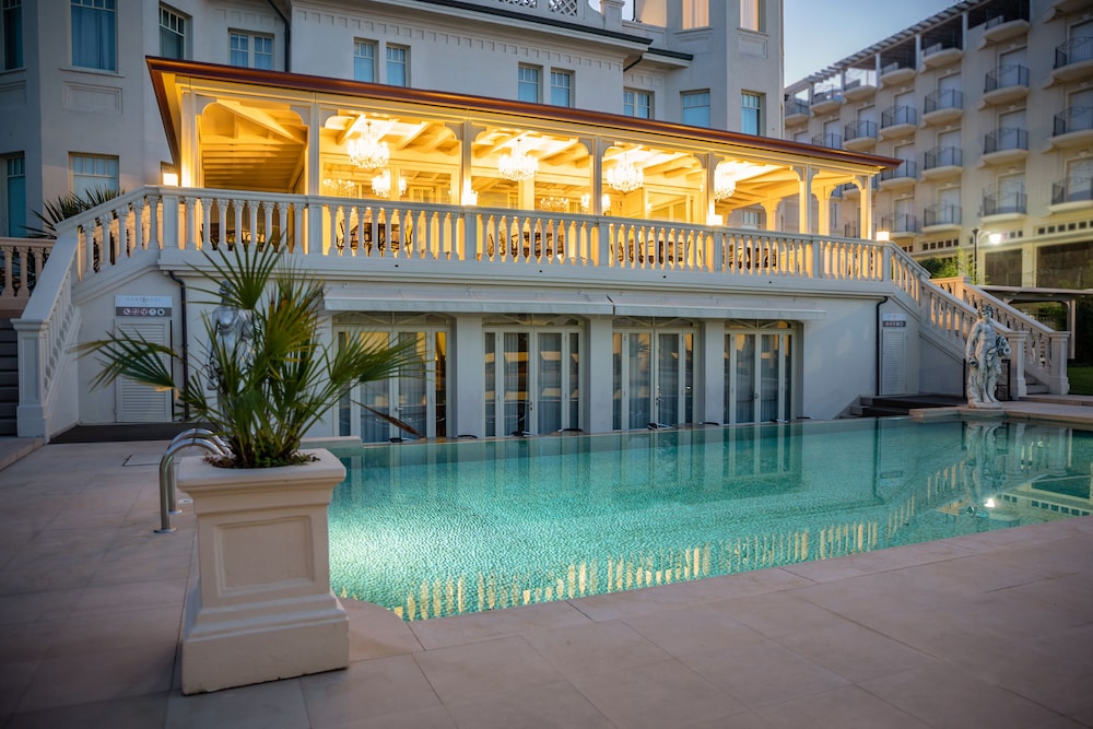 Hotel Carducci 76 13/75