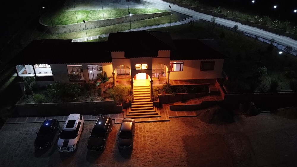 Hotel Campestre Cordillera de Los Andes 36/58