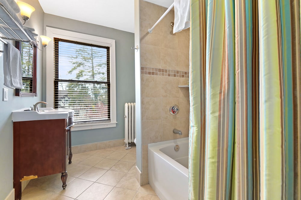 The Summit Debary Inn 44/44