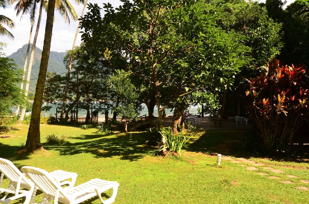 Praia Da Crena Inn 22/42