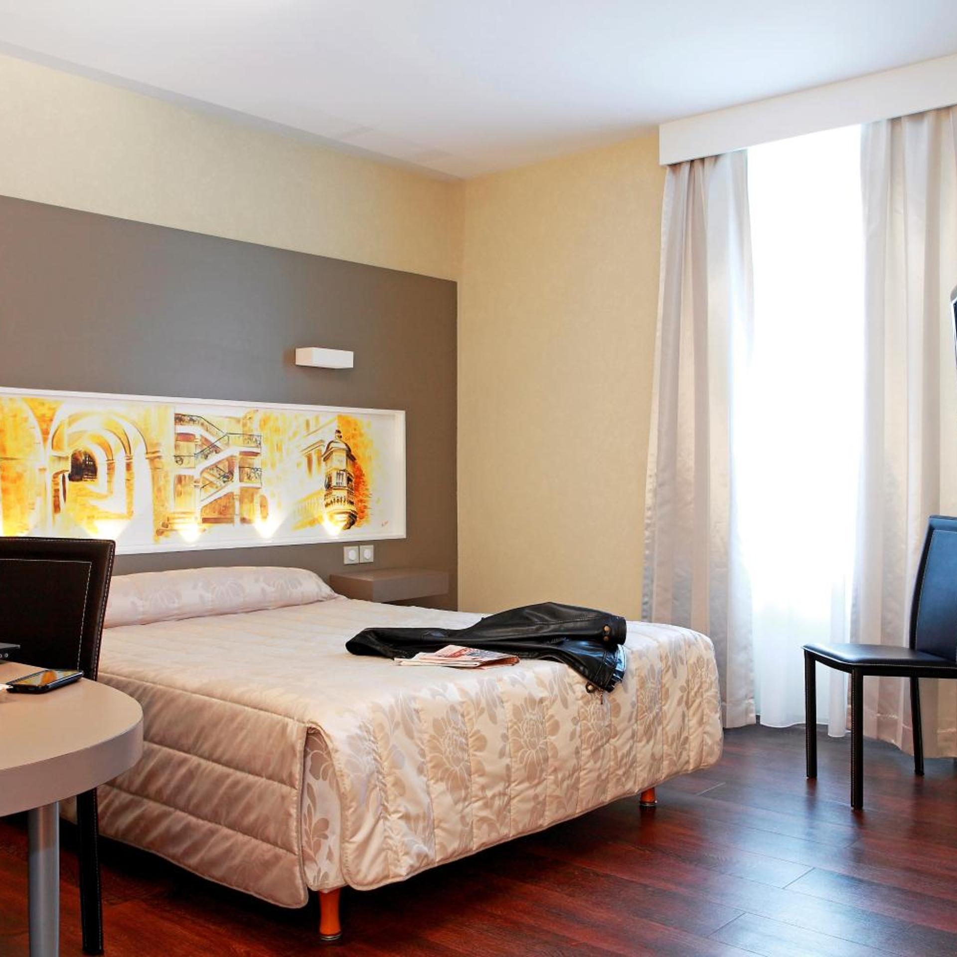 Room, Double Bed, Accessible