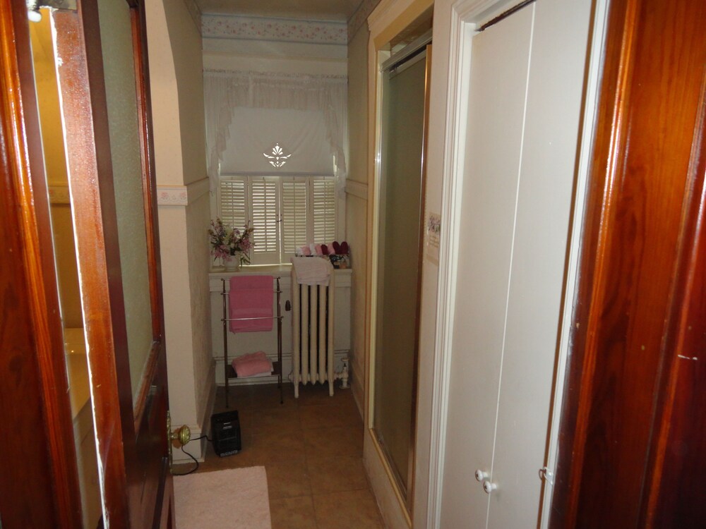 Victorian Inn Bed and Breakfast 14/29
