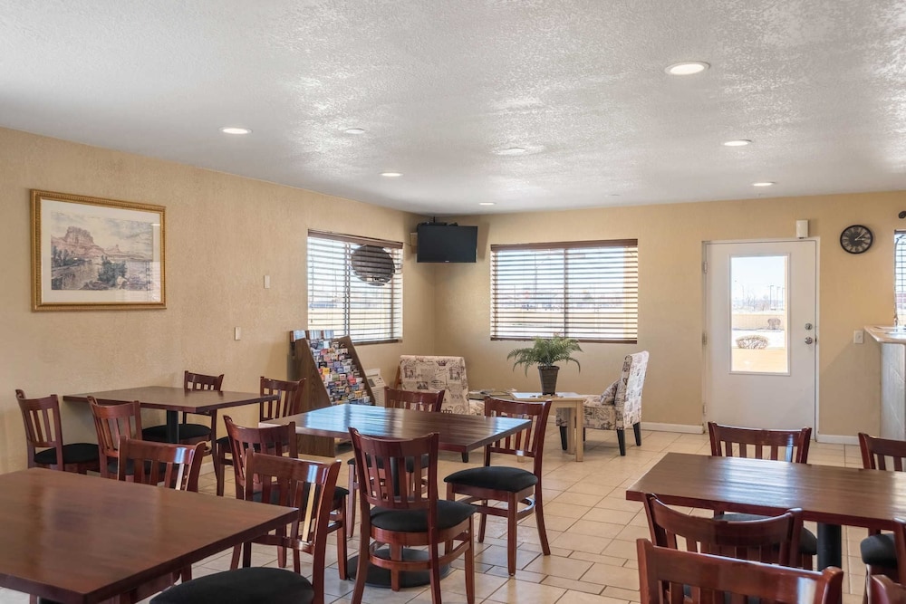 Econo Lodge I-40 Exit 286-Holbrook 26/36