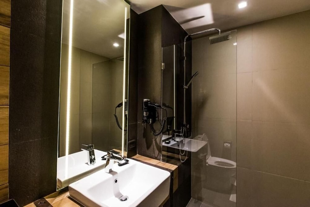 The Teak Hotel Mae Sot 48/50