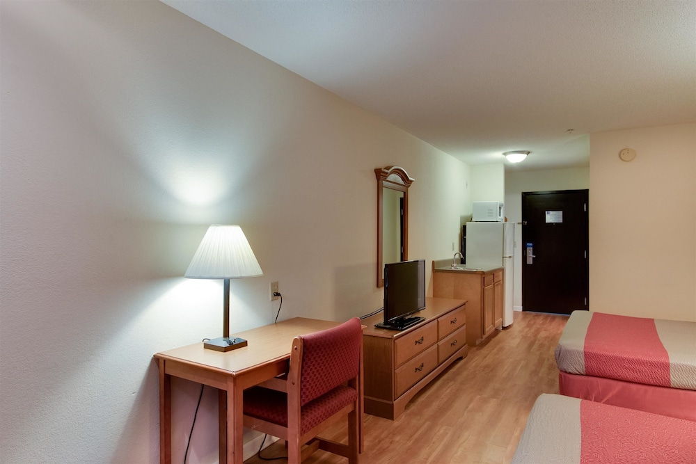 Motel6 Hinesville, GA 33/44