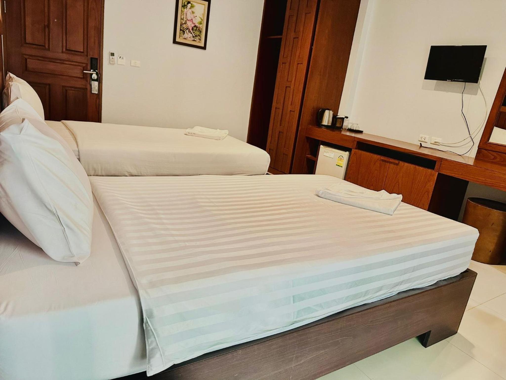 Cokoon Deva Patong Hotel 14/38