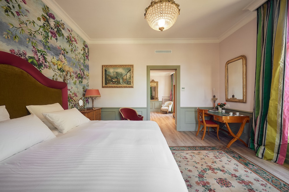 Connecting, Avelino, Junior Suite, King Bed, Garden View