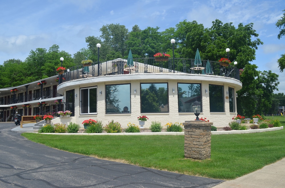 Amber s Inn & Suites 8/71