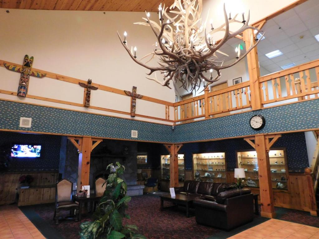The Summit Inn (ex Howard Johnson Snoqualmie/Summit) 7/33