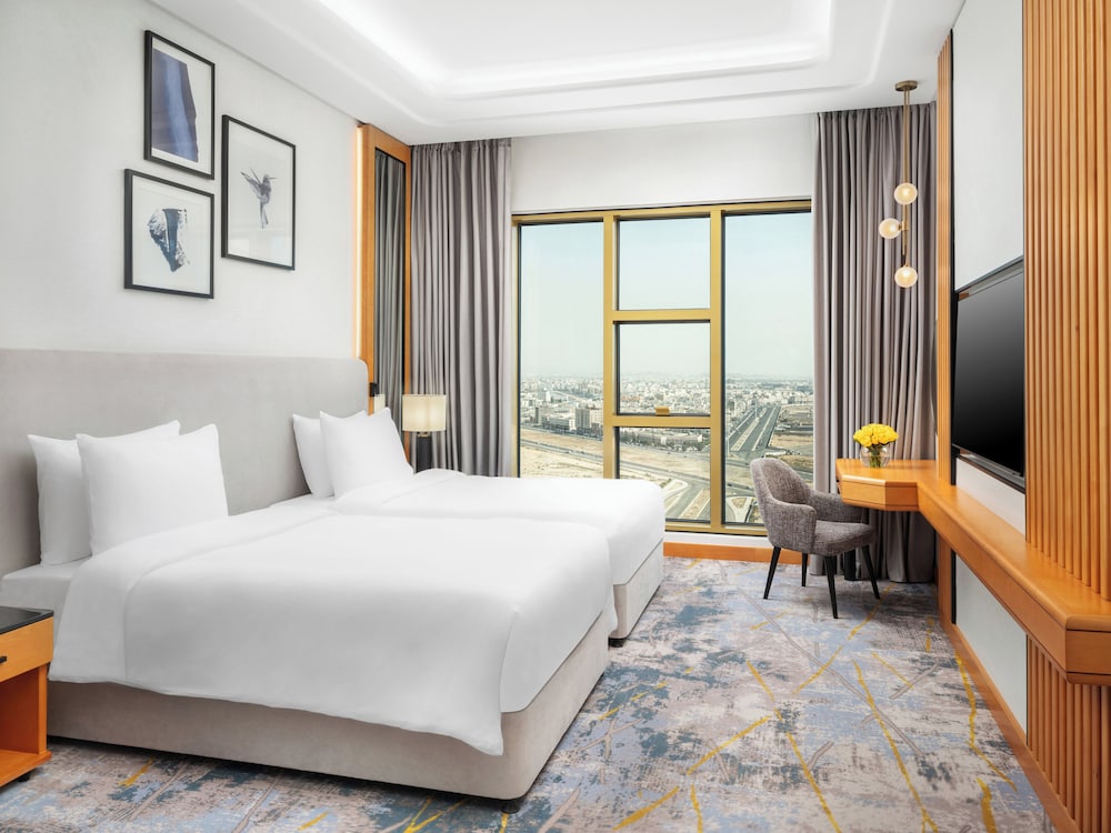 DELUXE, TWIN BEDS, SMOKING