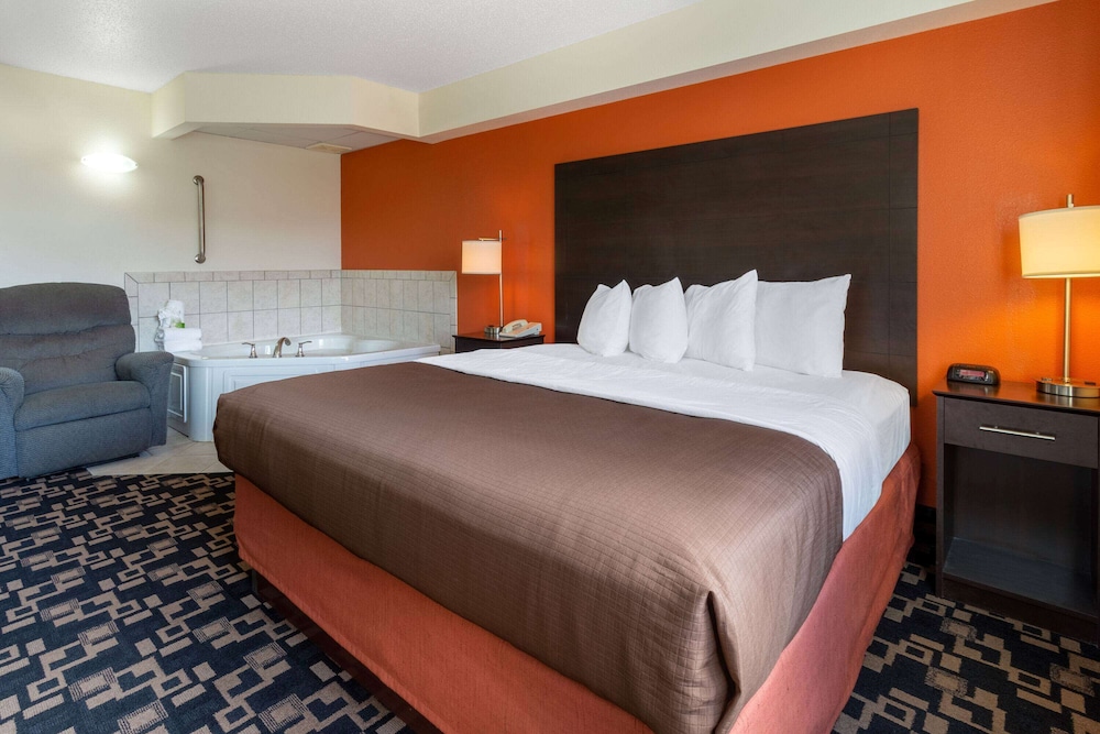 Americinn By Wyndham Wausau 12/50