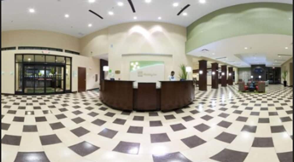 Holiday Inn St. Louis Fairview Heights 10/72