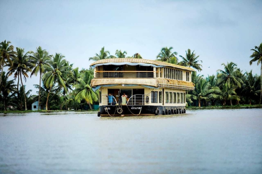 COSY HOUSEBOATS 6/50