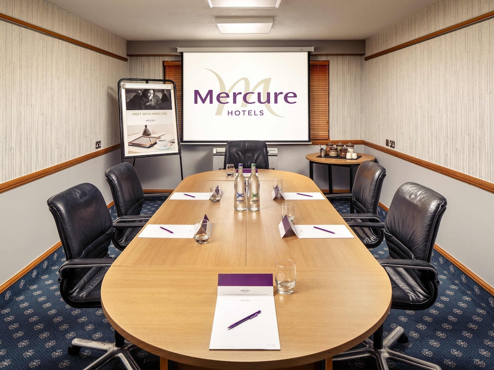 Mercure Livingston Hotel 62/71