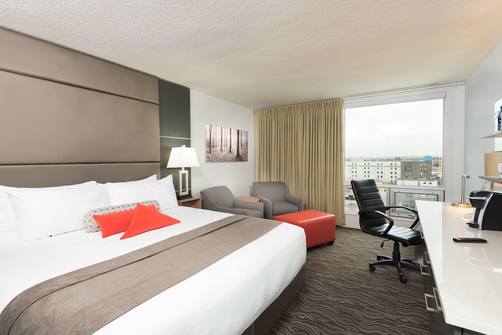Carriage House Hotel Conference Centre 11/50