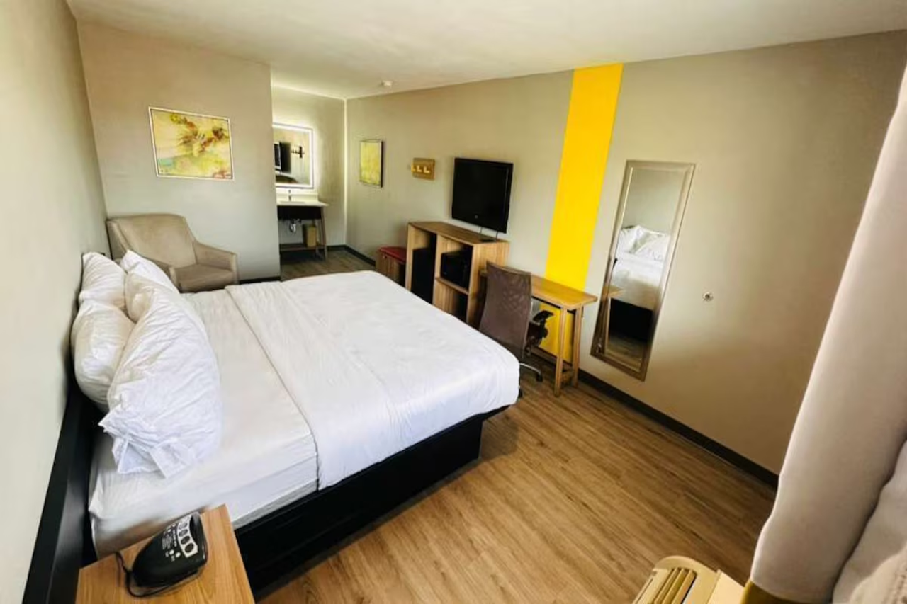 Super 8 by Wyndham Richmond Hill 3/5
