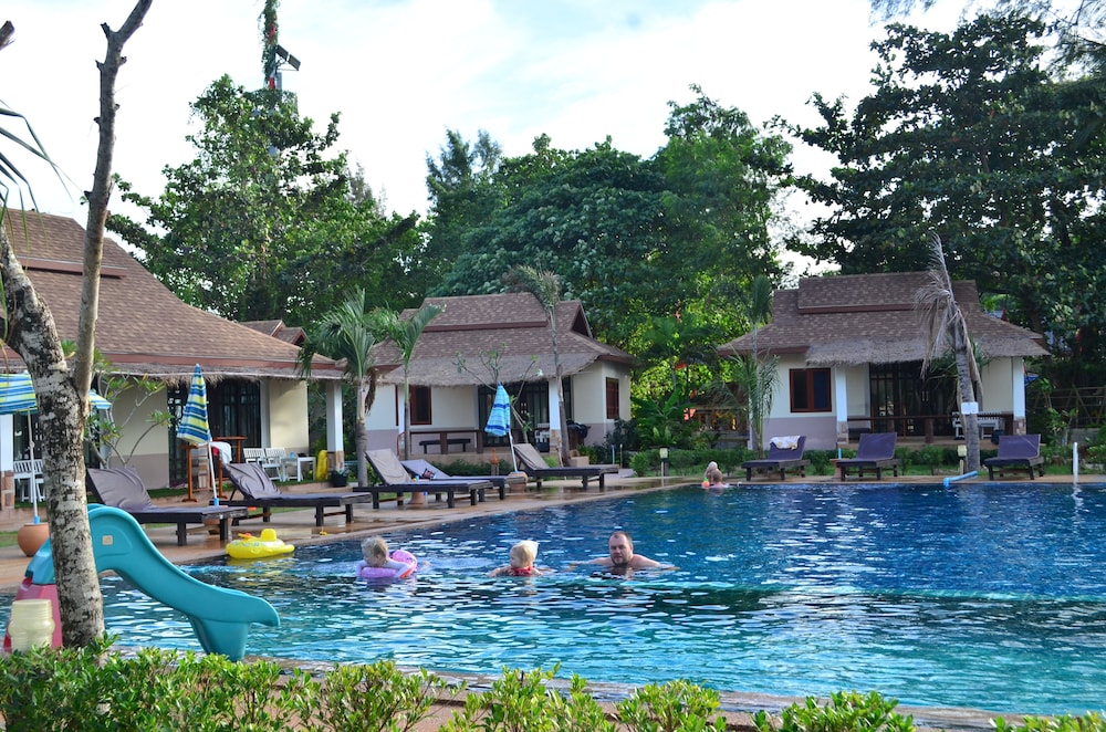 Banana Beach Resort 29/34