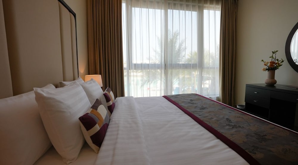 Dragon Hotel & Resort 11/50