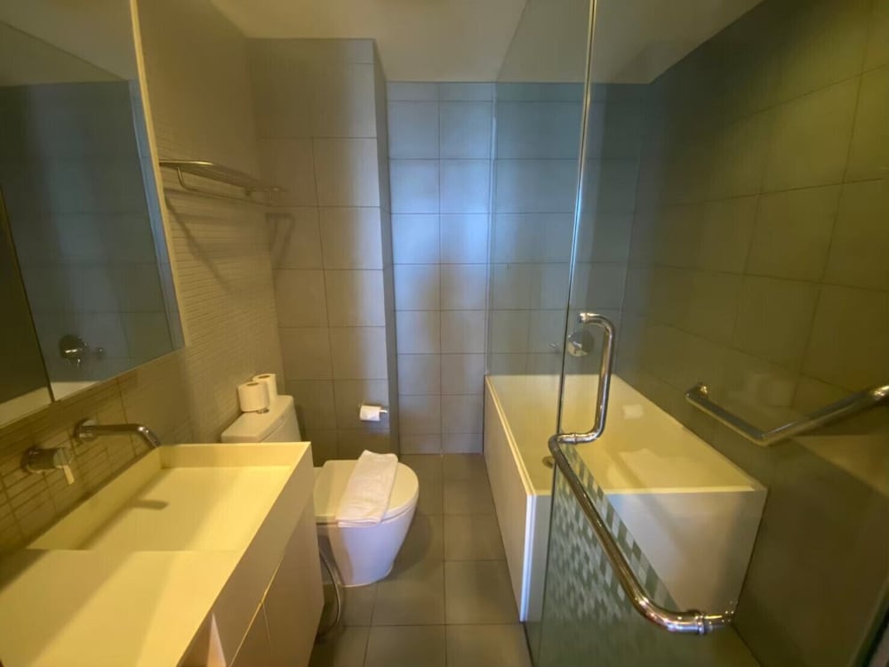Boonrumpa Condotel 62/64