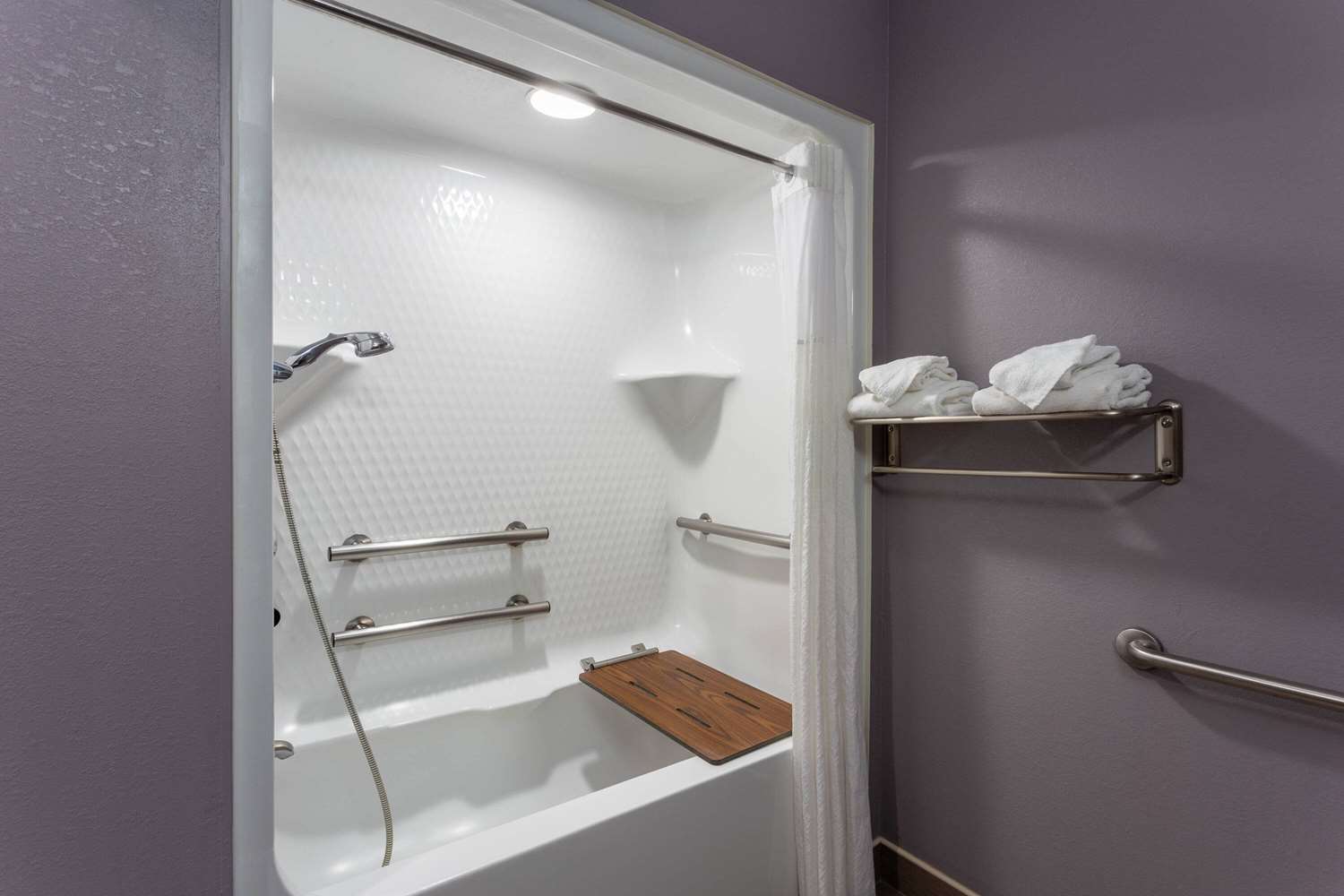 Microtel Inn And Suites Bethel 28/28