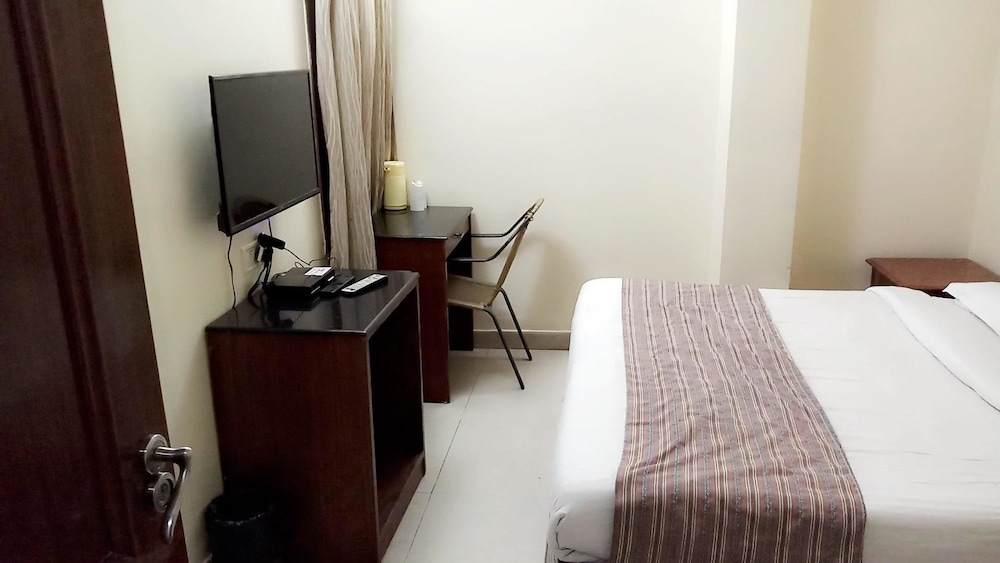 INDUS HOTEL 11/51