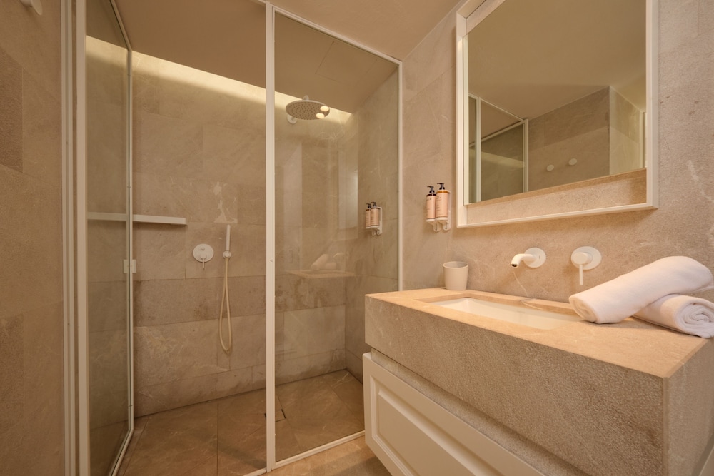 The Boc Suites 49/50