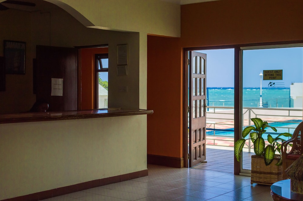 Seacrest Beach Hotel 9/50