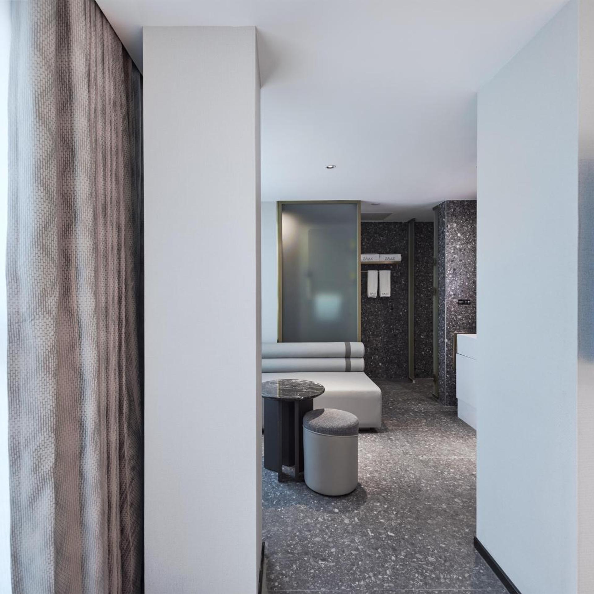 M Hotel (Beijing Tiananmen Square Qianmen Metro Station) 44/48