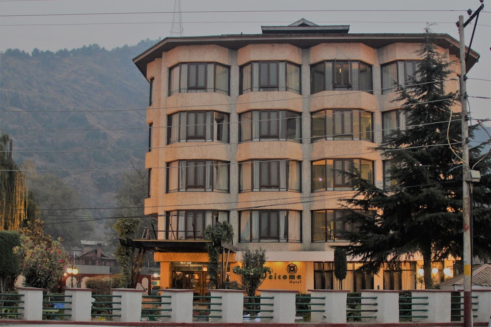 Welcome Hotel At Srinagar 2/50