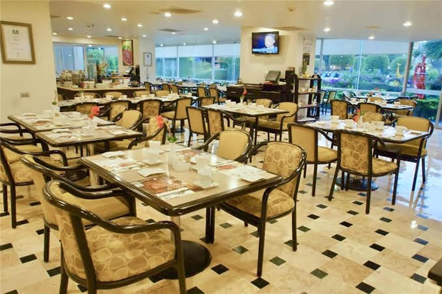 restaurant cafeteria