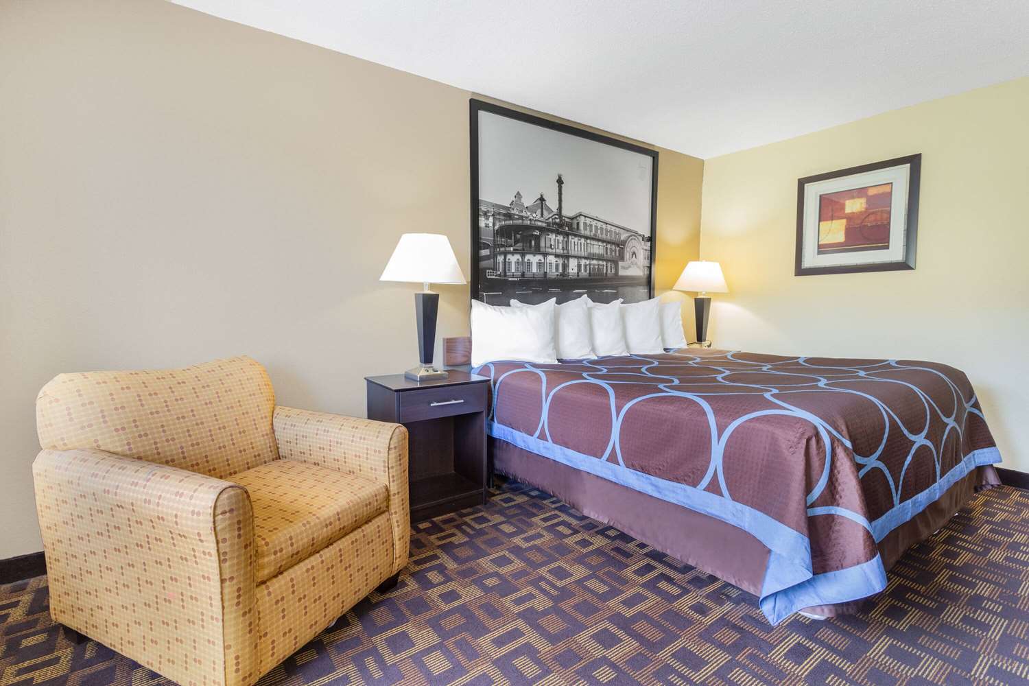 Super 8 by Wyndham Decorah 12/28