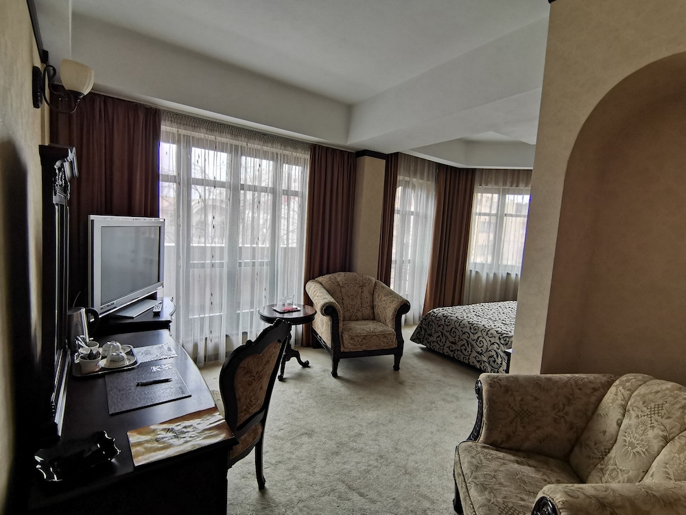 Hotel Carol 30/42