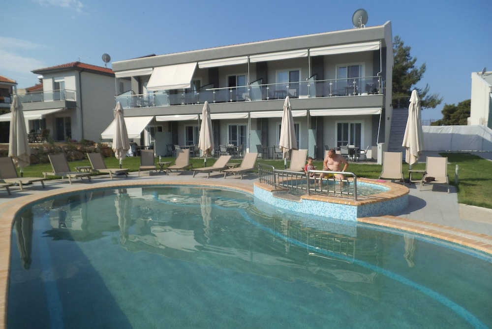 Finikas Garden Beach Resort Nikiti 6/50