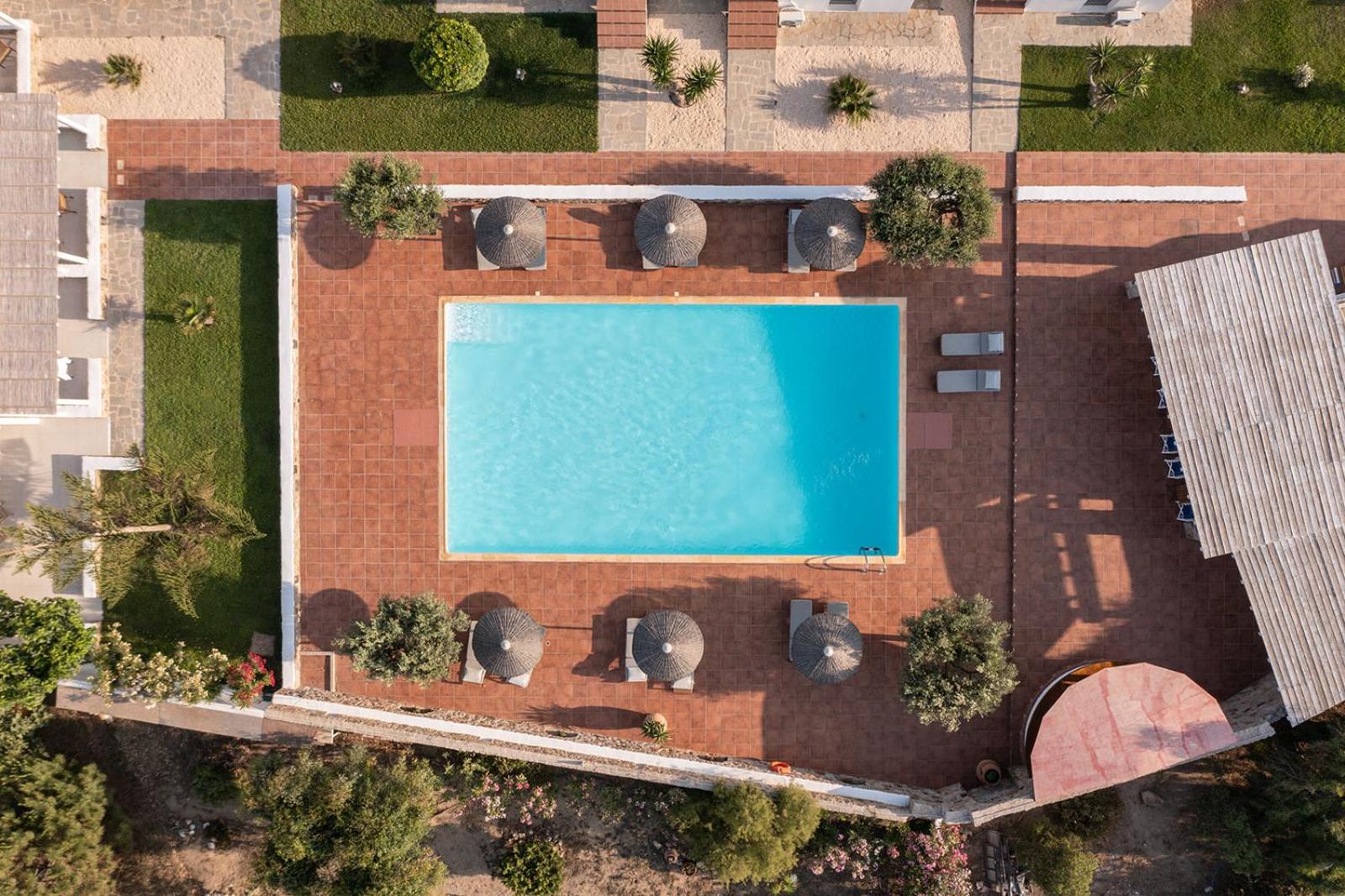 Country Villas 3/51