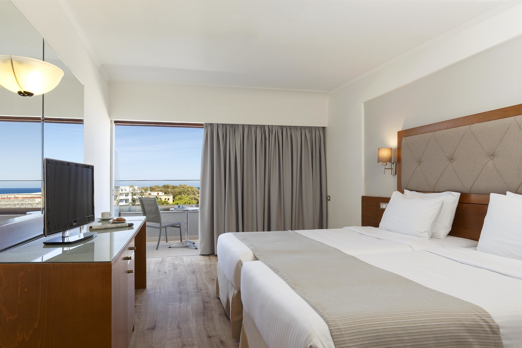 Standard, Twin Beds, Partial Sea View