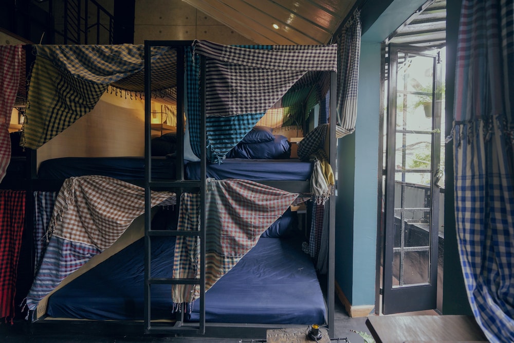 Leuleu Hostel 2 12/15