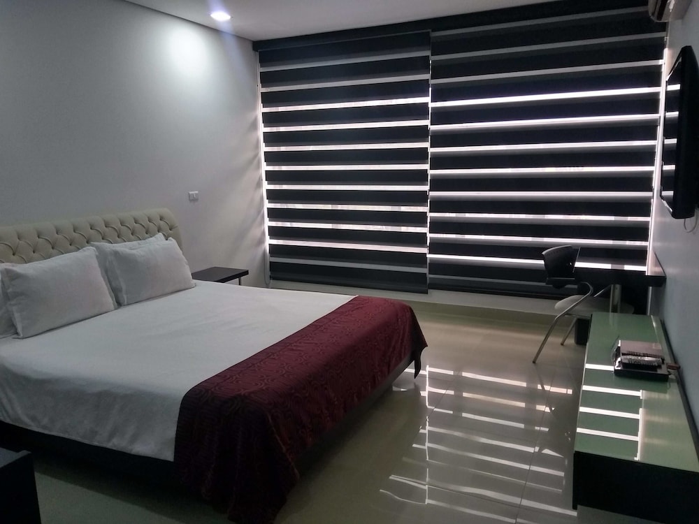 Hotel Merlott 70 33/63