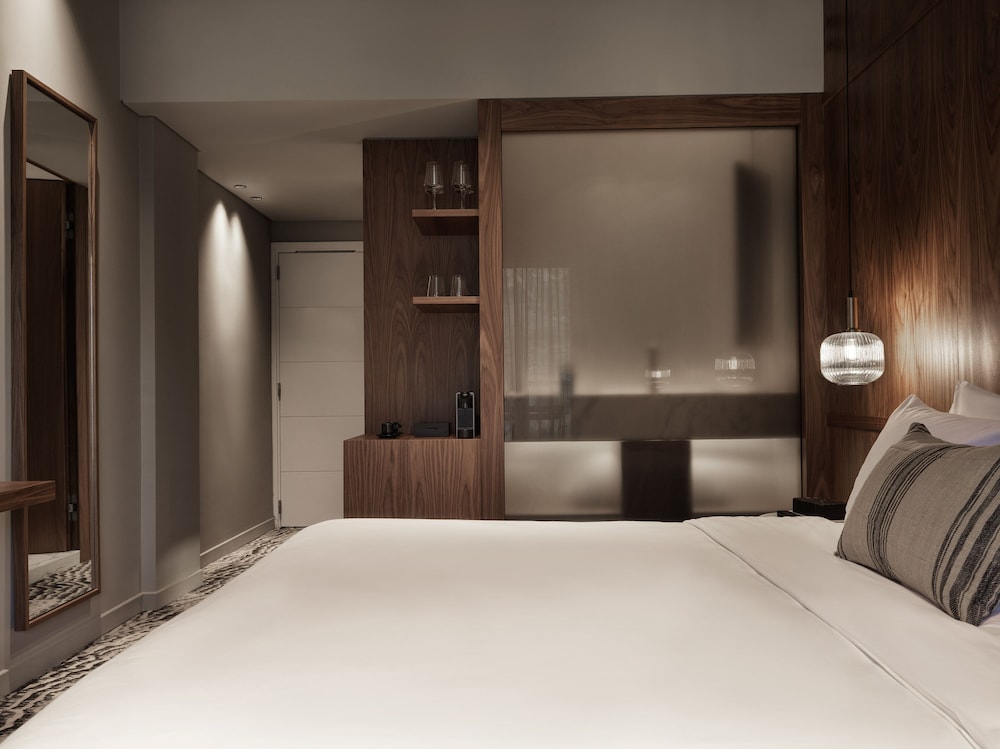 DOUBLE ROOM DELUXE GARDEN VIEW