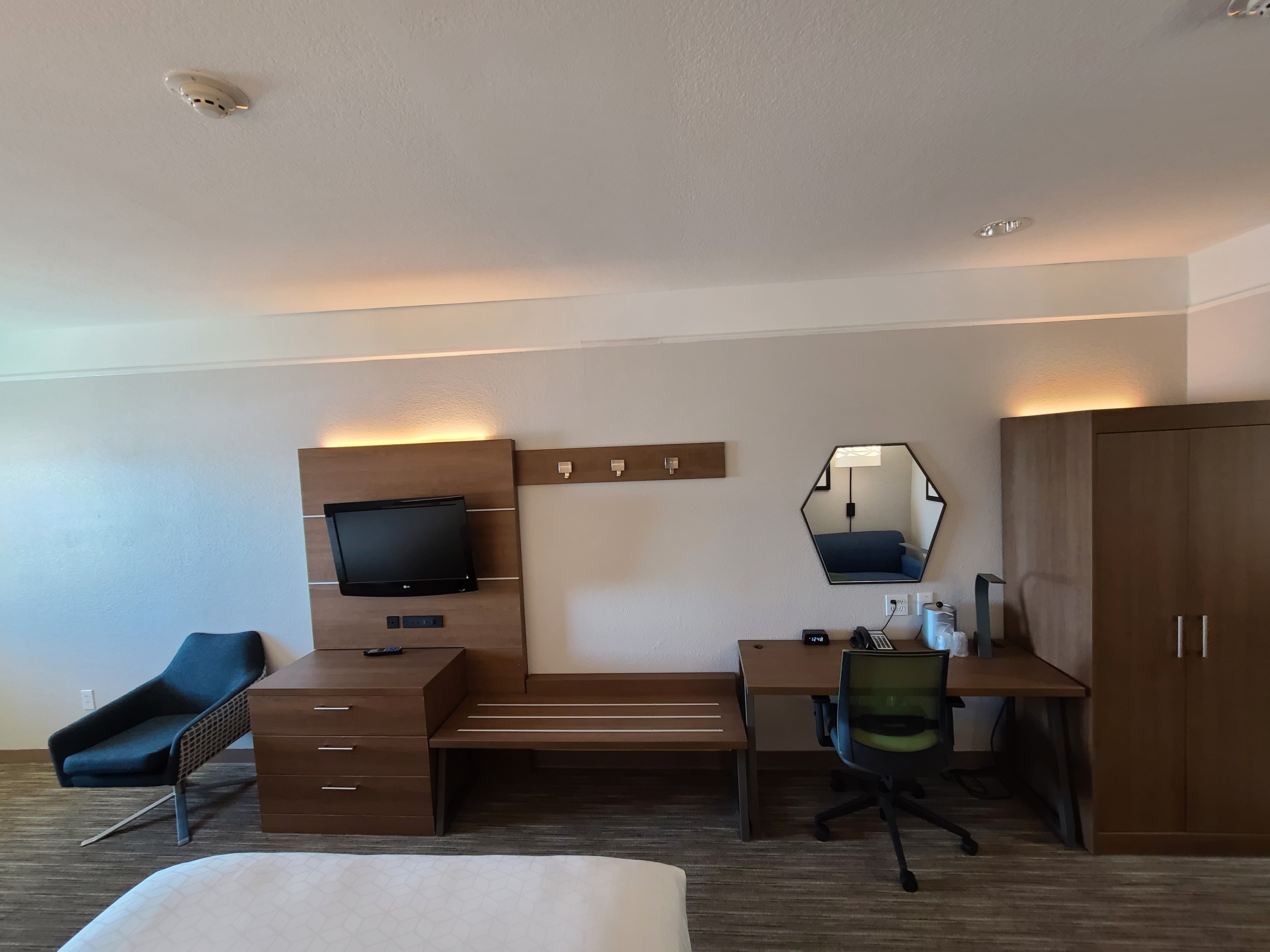 Holiday Inn Express Hotel And Suites Galveston West Seawall 56/64