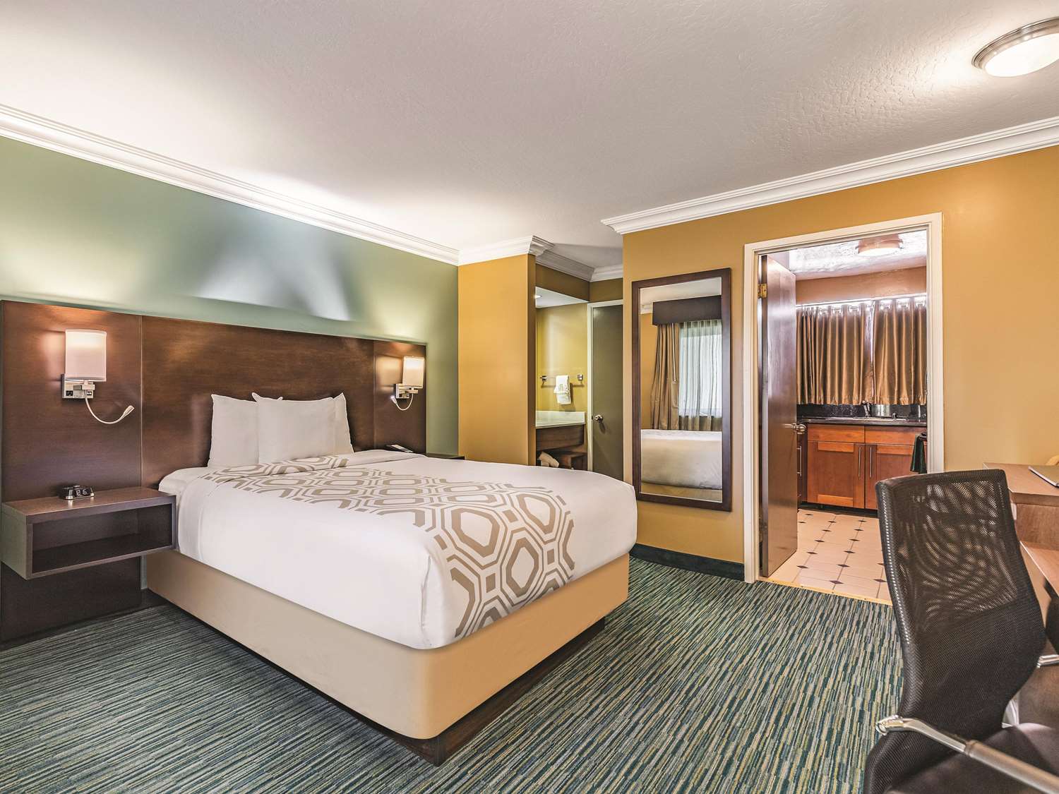 La Quinta Inn & Suites by Wyndham San Francisco Airport West 20/48