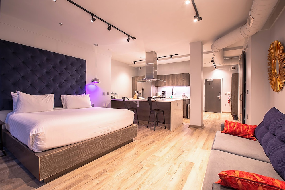 2 BEDROOMS, SUITE