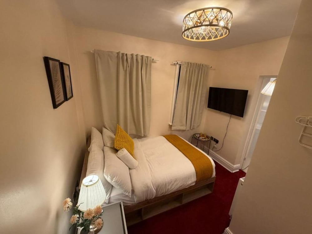 OYO Milverton Hotel 16/29