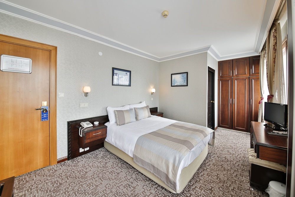 SIDONYA HOTEL 18/66