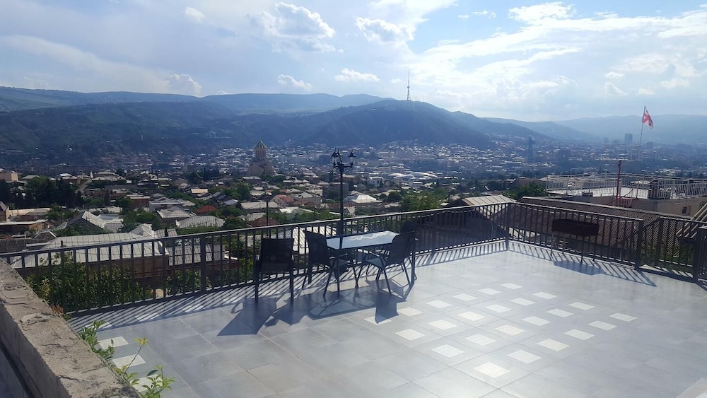 Upstairs Hotel Tbilisi 27/35