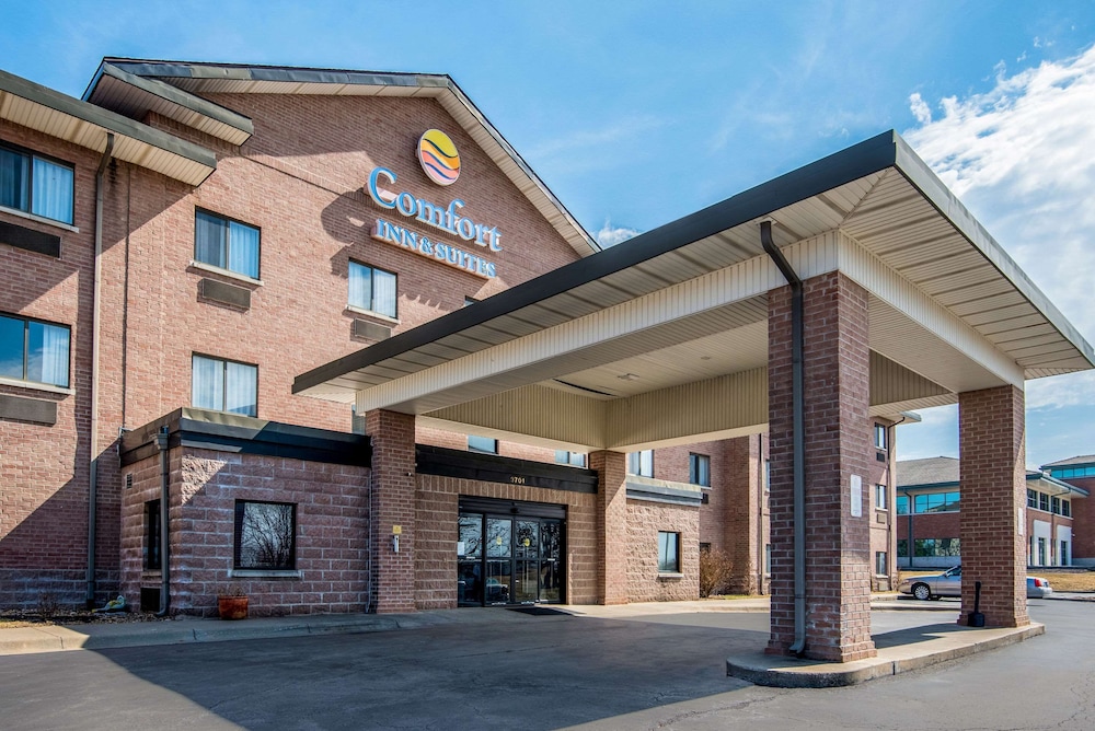 Comfort Inn and Suites Lees Summit Kansas City 40/50