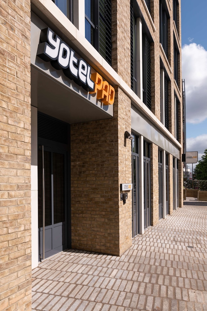 YOTELPAD London Stratford, Select by Hilton 42/50