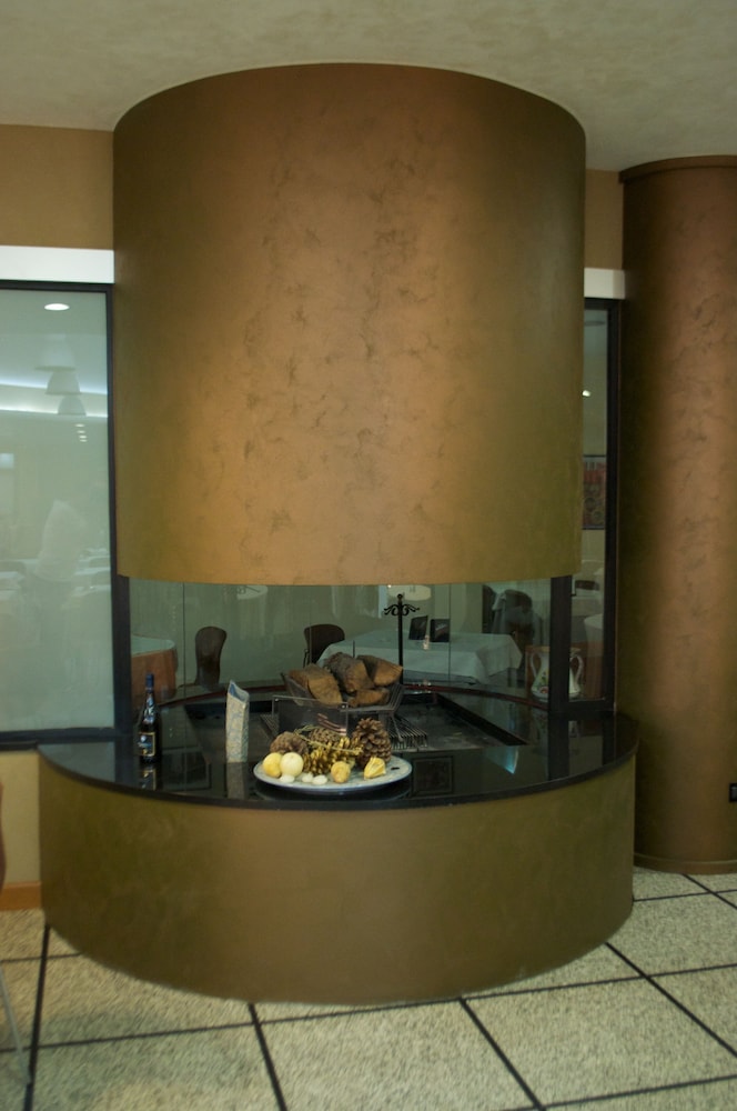 Hotel Restaurant Dragonara 8/65