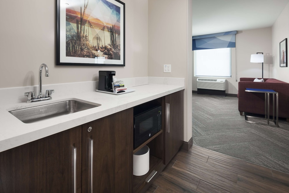 Hampton Inn Suites Phoenix Downtown 7/44