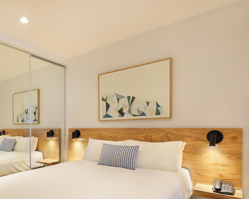 The Canvas Apartment Hotel 18/33