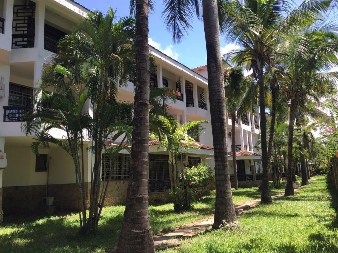 BAOBAB HOLIDAY RESORT 48/56